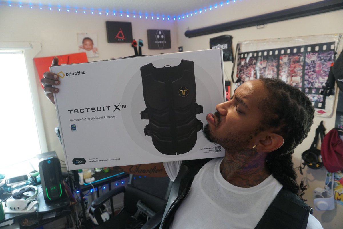 _Shawncameron's tweet image. My  #bhaptics team is beautiful 
This was a gift from @bhaptics and @MetaQuest 
#QuestCreatorPartner program. THANK YOU AGAIN !!