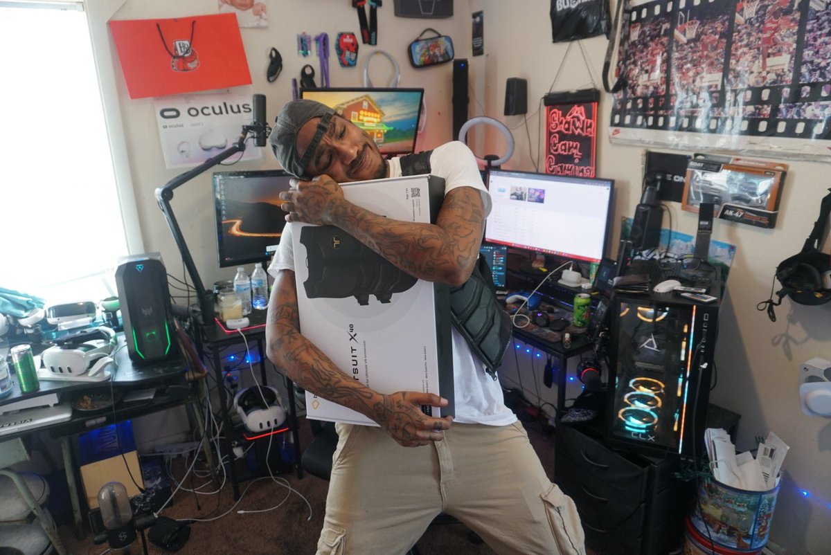 _Shawncameron's tweet image. My  #bhaptics team is beautiful 
This was a gift from @bhaptics and @MetaQuest 
#QuestCreatorPartner program. THANK YOU AGAIN !!