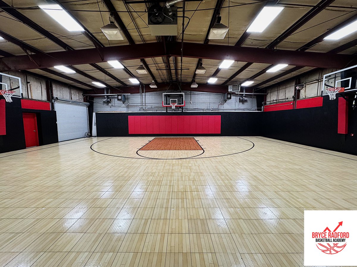 A feeling like no other . . I get to give back to the city that gave me EVERYTHING ! 

Grand Opening July 2nd ‼️

WORK PAYS 💰

BryceRadfordBasketball Academy 📈