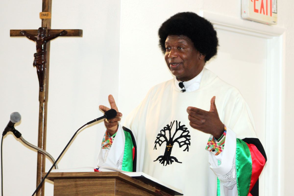 “Juneteenth is an opportunity to recognize (everyone's) dignity as sons and daughters of the Almighty..”  -- Fr. Andrew McNair, <a href="/PhoenixDiocese/">Phoenix Diocese</a> chaplain, #BlackCatholic Ministry, at diocese's first ever #Juneteenth Mass bit.ly/3XA37Dp <a href="/thecatholicsun/">The Catholic Sun</a> <a href="/ClaverFamily/">Knights of Peter Claver & Ladies Auxiliary</a> <a href="/USCCB/">U.S. Conference of Catholic Bishops</a>