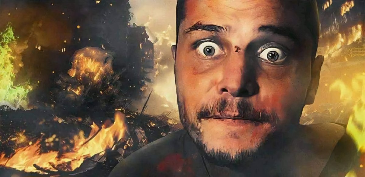 عيناه الذاهلتان اتسعتا بحجم ما رأى وأهوال ما تعذّب
اتسعتا بحجم صدمته الكبرى في الحكام العرب 
اتسعتا بحجم خيبة الأمل في 400 مليون عربي! 
عينان سمّرَهما عذابُ العدو وجمّد ماءَهما تواطؤُ الشقيق! 
عينان لا تعتبان عليك بل تحاكمانك! .. تسحقانك!
لم تستقبله للعلاج دولة عربية واحدة!