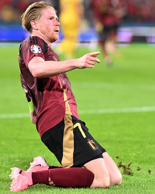 GQtM8KqXcAAeC8L?format=jpg&name=small