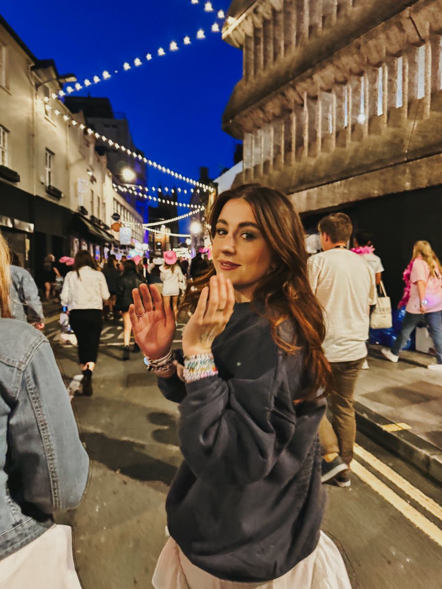 Katie Lawson tweet media