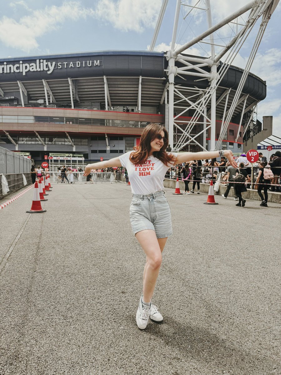 Katie Lawson tweet media