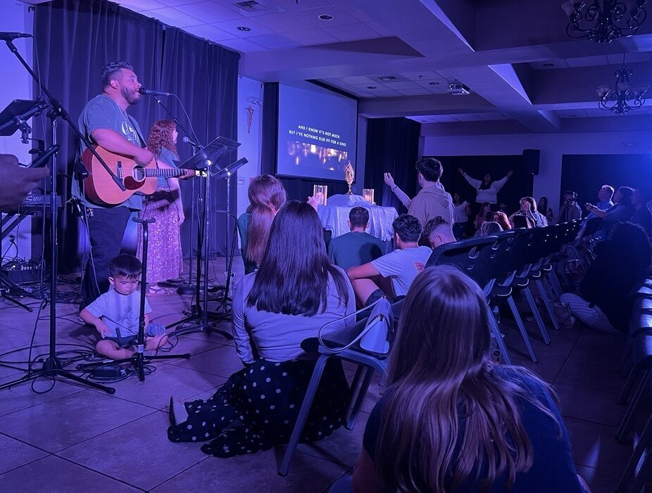 How God is filling hearts and needs, bringing #Catholic adults together in worship, song and prayer. #FirstFriday will never be the same. Read Dulce Aguirre's story here: bit.ly/4c9rKeo <a href="/thecatholicsun/">The Catholic Sun</a>   <a href="/PhoenixDiocese/">Phoenix Diocese</a>