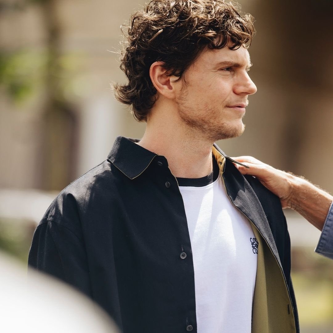 EvanPetersMX_'s tweet photo. Más fotos de Evan Peters el día de hoy en Paris.📸 https://t.co/n2rXGklFKv