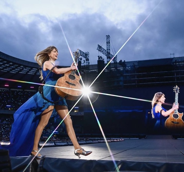 TSwiftLA's tweet photo. 🎵 | “thanK you aIMee” x “Mean” is the first surprise song for night 2 in London!

“Every time somebody talks sh*t it makes me work even harder and it makes me that much tougher.” #LondonTSTheErasTour https://t.co/0W2v1vYij1