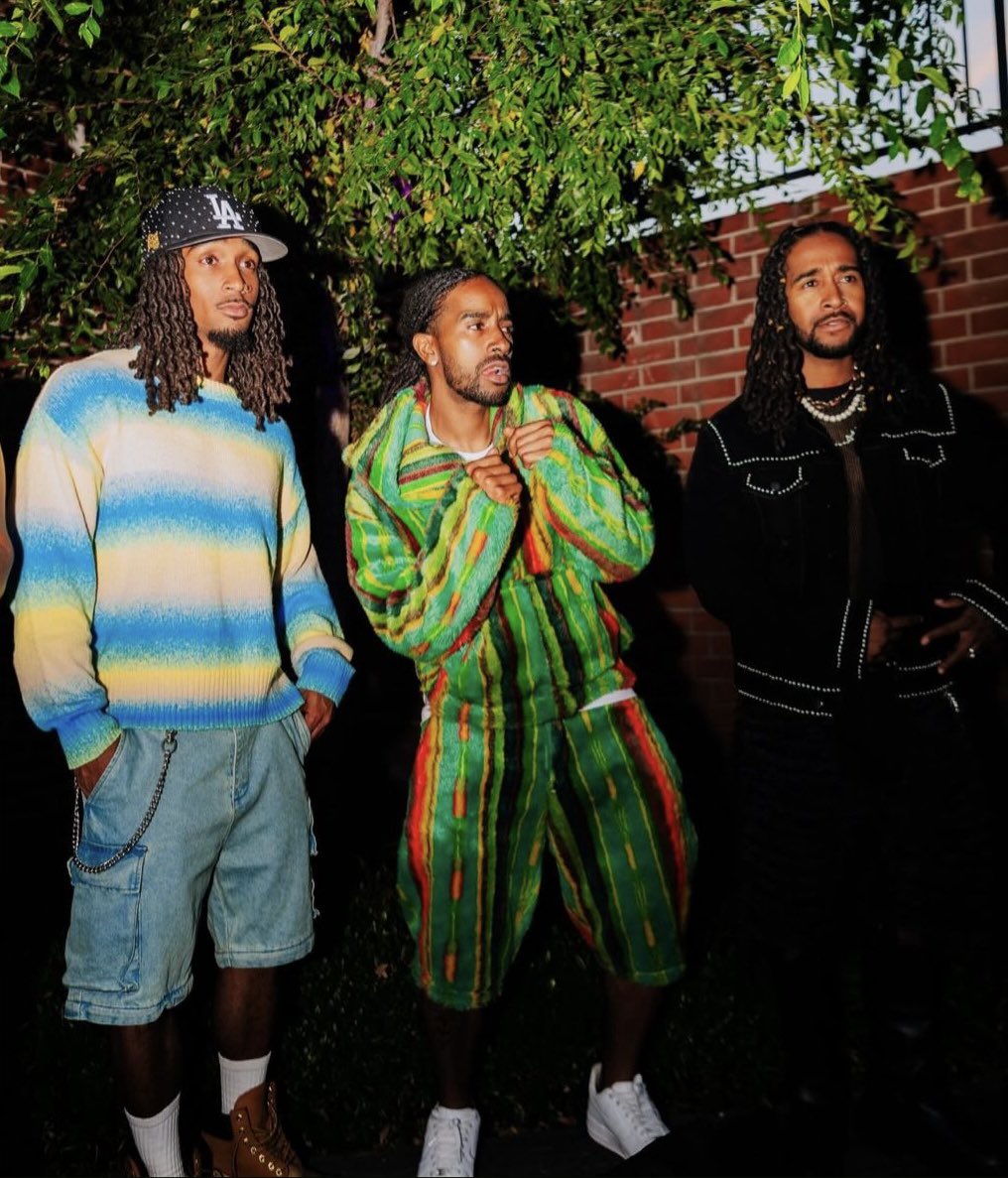 Outside with the bro’s all summer 🤴🏾🤴🏾🤴🏾