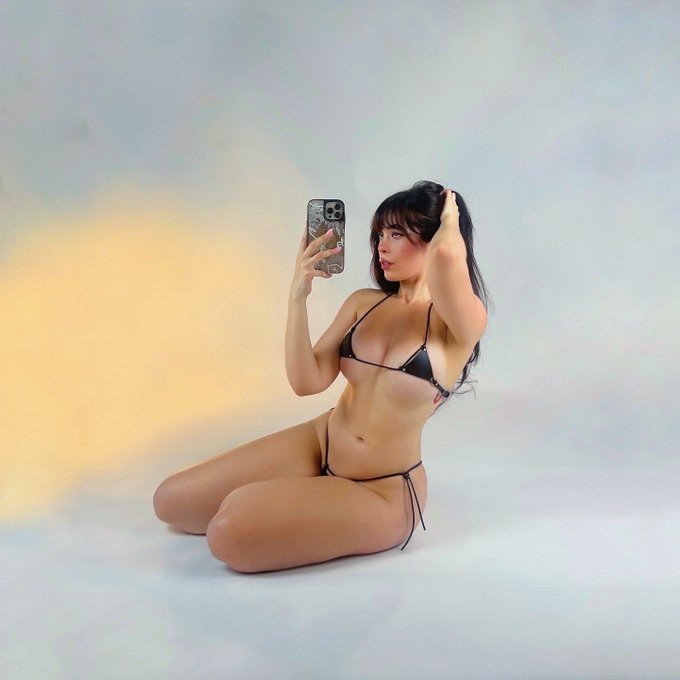 un petit bikini for cyber gf https://t.co/cITYIBkD0Q