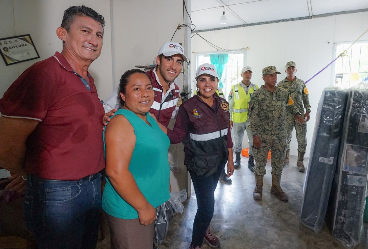Esta mañana acompañé a la Gobernadora <a href="/MaraLezama/">Mara Lezama</a> en las visitas a las zonas afectadas y la entrega de despensas en diferentes colonias de📍Bacalar. Seguiremos apoyando a quien más lo necesita para que no quede nadie atrás.⚡️

☎️Les pido que por favor sigamos pendientes a las