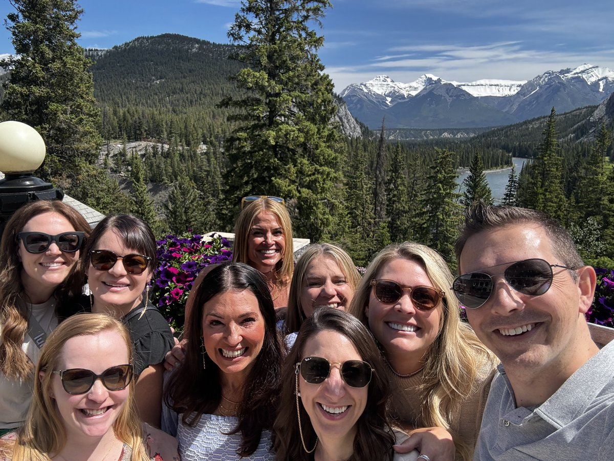 NickatNICU's tweet photo. Going to miss this PCH crew! #D8Banff https://t.co/75Ee26jGnQ