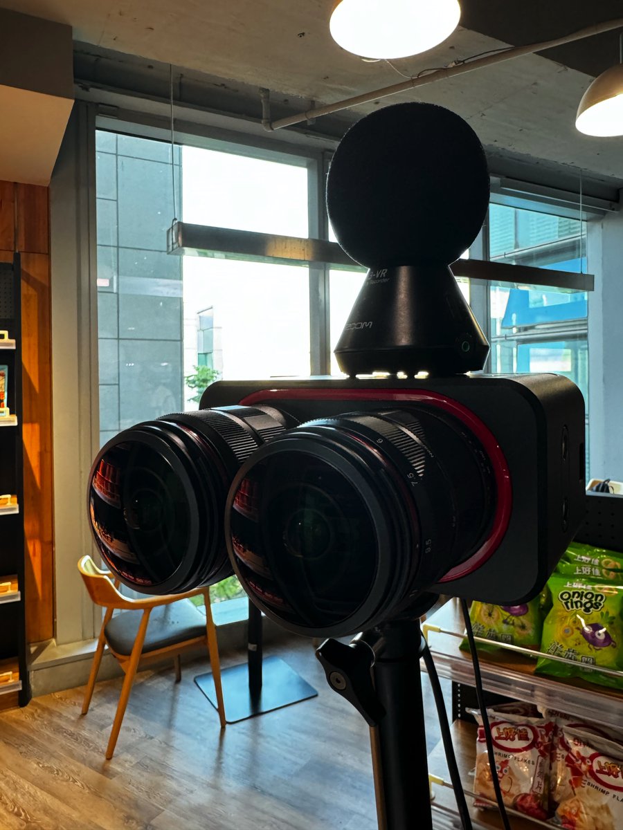 Feast your eyes on the 12k FM Duo with 3D microphone.  The footage looks amazing streamed onto the Apple Vision Pro.

Lately we've been focused on new apps for 12k immersion.  Check out our app Opera Alive on the app store.

#vr #12k #applevision #future