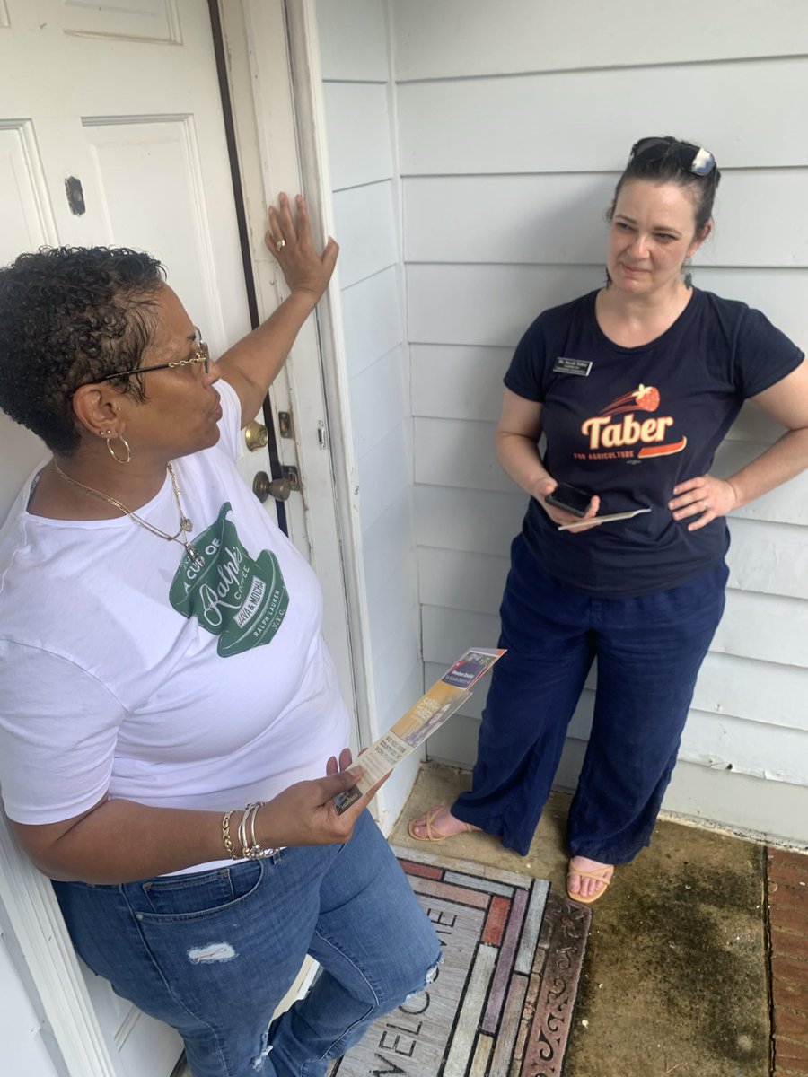 SarahTaber_bww's tweet image. Saturdays are for knocking doors! Thanks to 
@jonlovett of @VoteSaveAmerica for helping us kick off a canvass in support of Nicole Sidman and @woodsongardner! 

#ManyHandsMakeLightWork