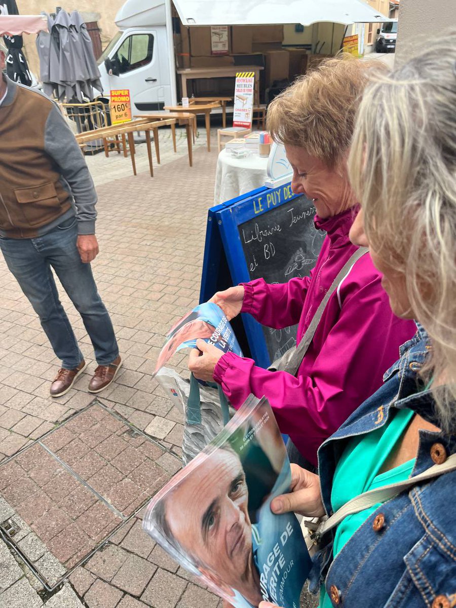 Notre candidate pour la 4ème circonscription, Pascale Sanchez, était présente au marché d'Issoire ce samedi matin. #LeCourageDeLaVérité