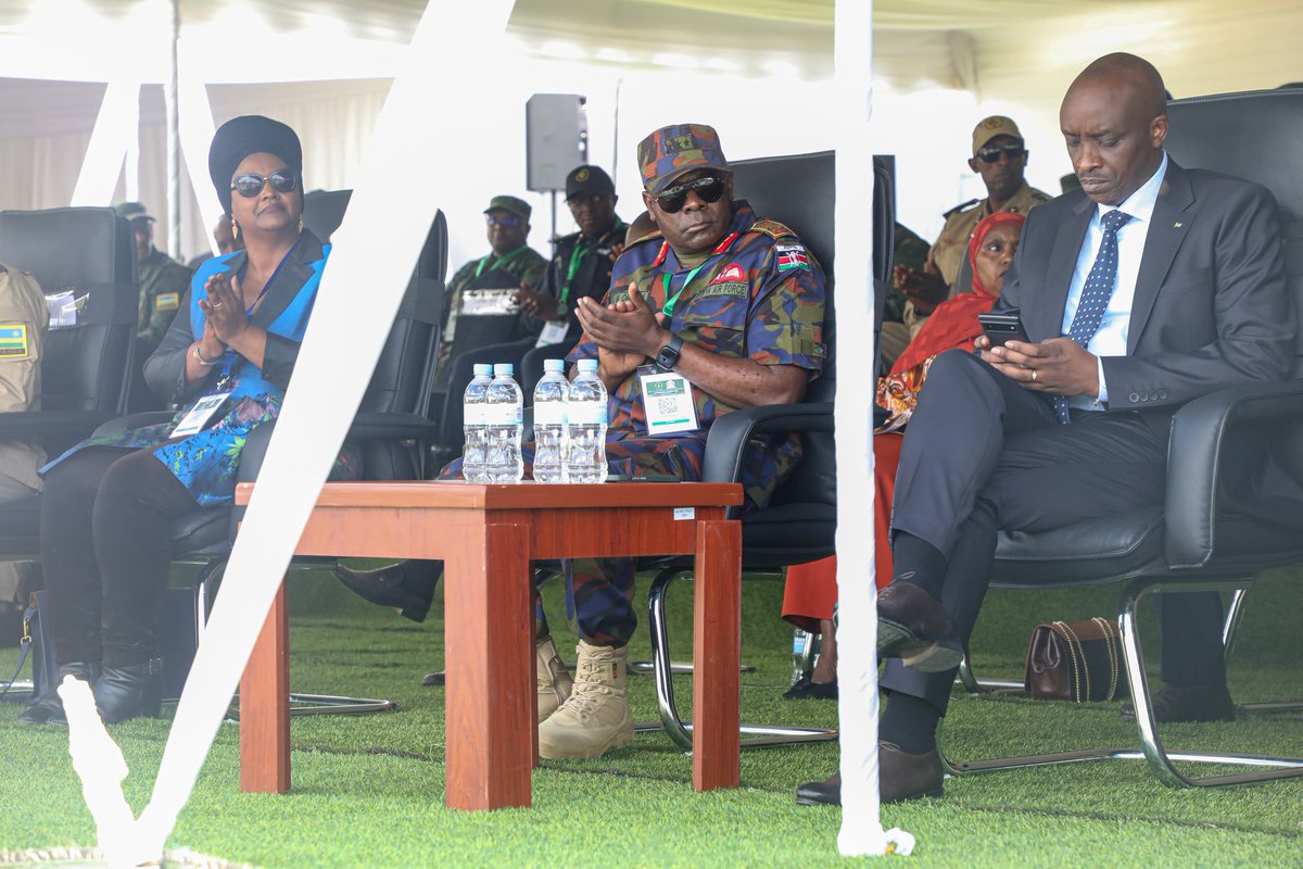 kdfinfo's tweet photo. The Vice Chief of Defence Forces, Lt Gen John Omenda, accompanied by the Secretary Gen EAC, Ms. Veronicah Mueni joined other General officers and dignitaries from EAC partner states in the culmination of Ushirikiano Imara 2024 atGako, Rwanda.https://t.co/F7Efyhq0zm https://t.co/2IfjvHjxUT