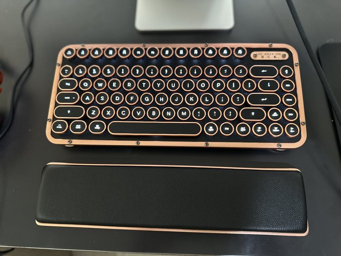 I&rsquo;m kinda obsessed with the quality of my new @AzioCorp keyboard, mouse etc! https://t.co/z8CEvvlZ97<a href="/tag/sarasota"class="tags"><span>#sarasota</span></a><a href="/tag/sunsets"class="tags"><span>#sunsets</span></a>