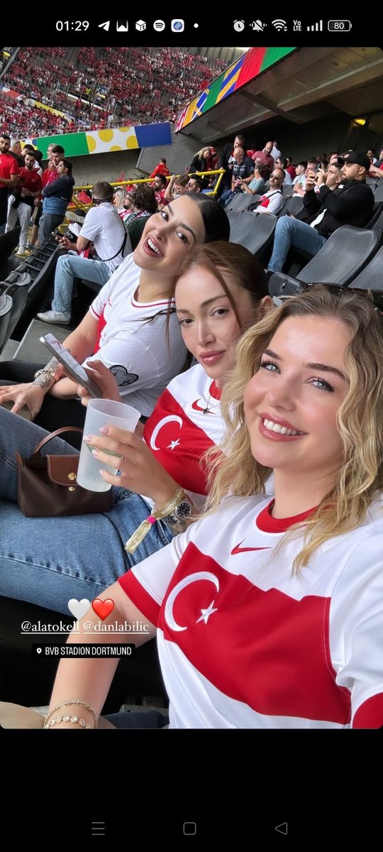 haselia_'s tweet photo. Fotonun güzellik seviyesi beni benden aldı✨😍 https://t.co/2RCVPcXEfe