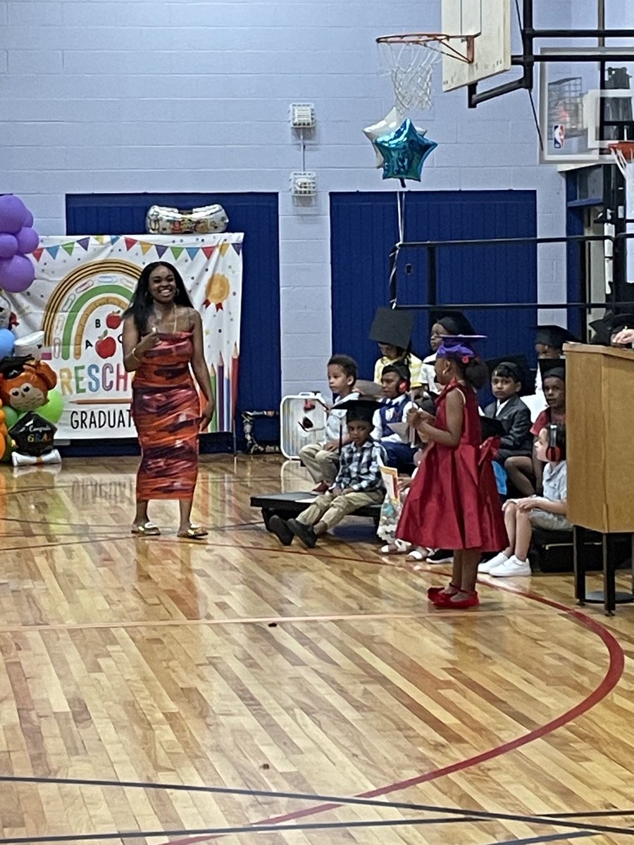 Kristin Munrett tweet media