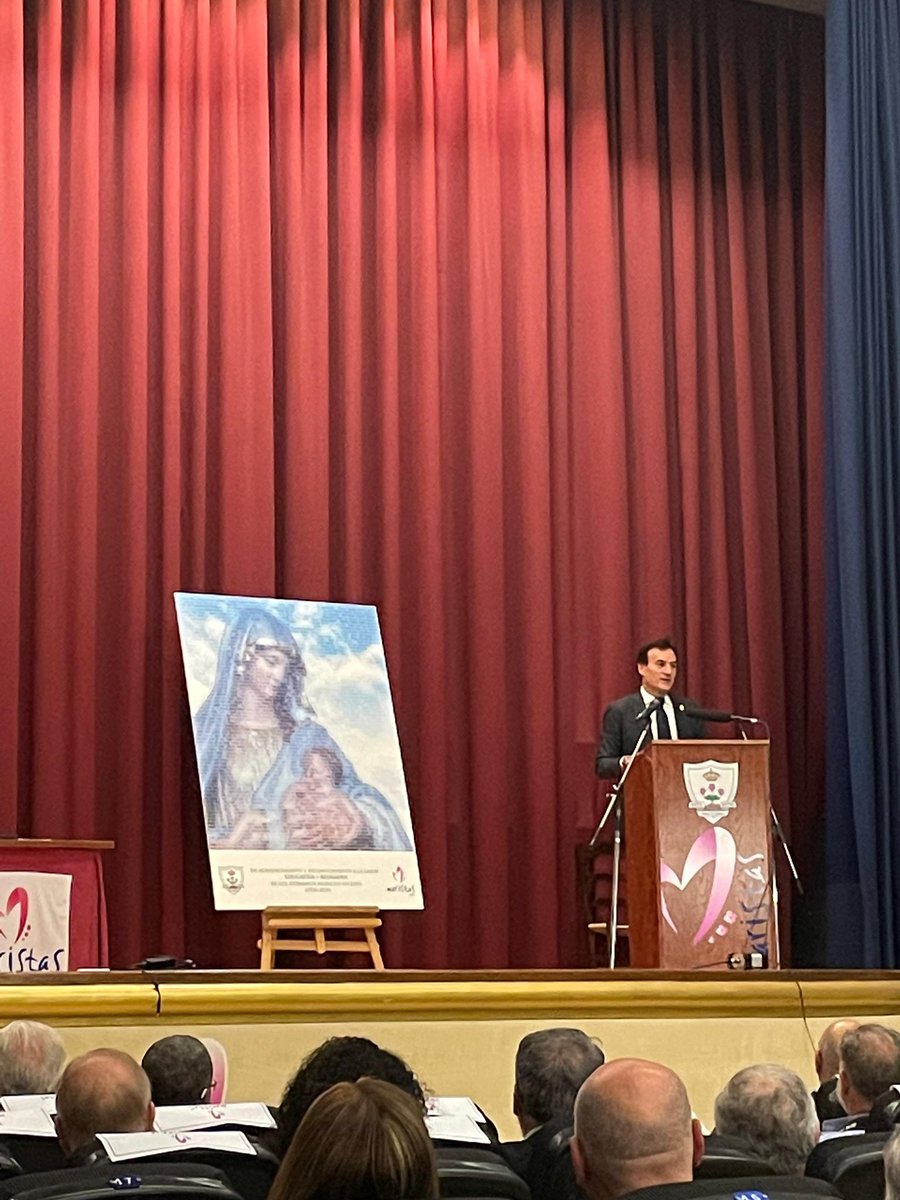 Asistimos al acto de reconocimiento y despedida a los Hermanos Maristas que el próximo curso dejaran el centro escolar en el que habitan desde sus inicios en 1930. 

Los Hermanos Maristas han dejado una huella imborrable en la ciudad de Jaén

Les deseo toda la suerte del mundo