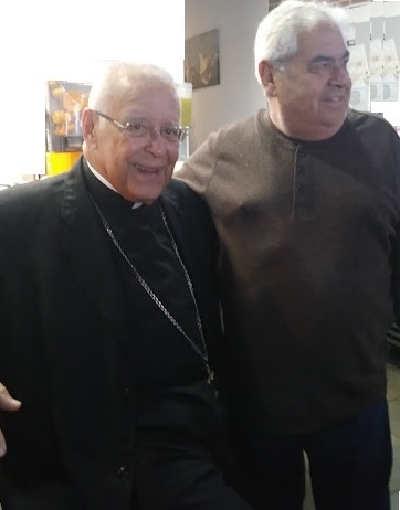 Carlos Ortega (@carlosortegactv) on Twitter photo Palo de cura.<a href="/MonsLuckert/">Roberto Lückert León</a>!Esta foto fue el día q me dijo q para bendecirme necesitaba una pipa de agua bendita y q narra.<a href="/vladimirpetit/">Vladimir Petit Medina</a> en este excelente y fiel texto. Al cielo llegaron la ocurrencia,el amor a Venezuela,un gran sacerdote y un mejor amigo
morfema.press/opinion/in-mem… Palo de cura.<a href="/MonsLuckert/">Roberto Lückert León</a>!Esta foto fue el día q me dijo q para bendecirme necesitaba una pipa de agua bendita y q narra.<a href="/vladimirpetit/">Vladimir Petit Medina</a> en este excelente y fiel texto. Al cielo llegaron la ocurrencia,el amor a Venezuela,un gran sacerdote y un mejor amigo
morfema.press/opinion/in-mem…