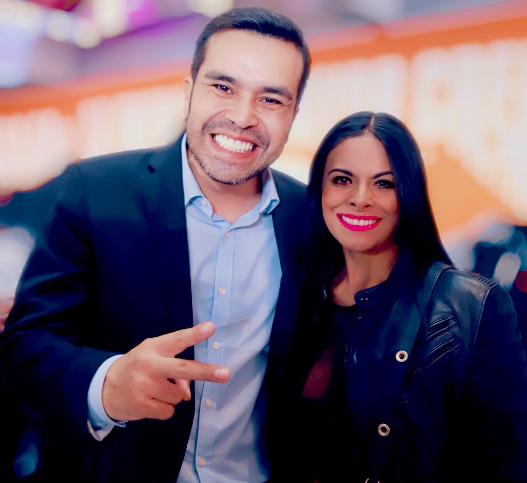 Adriana Flores tweet media