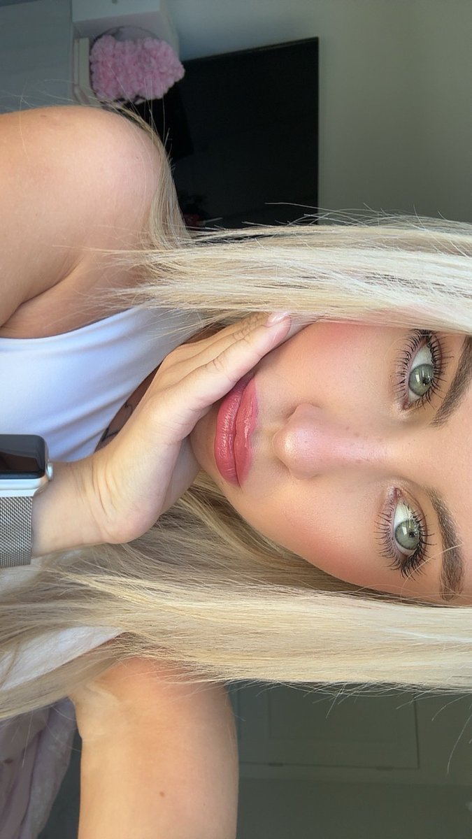 Look into my eyes baby https://t.co/LSTgzuuqgq