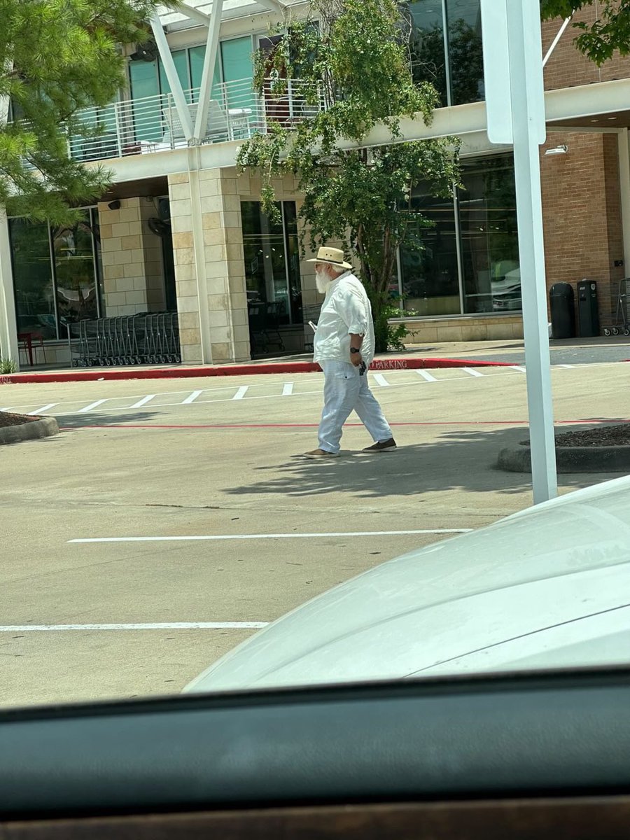 CopierCollin's tweet photo. The fact that this man is allowed to walk free after countless catastrophic events at his parks is incredible. https://t.co/D0J7r3n8go