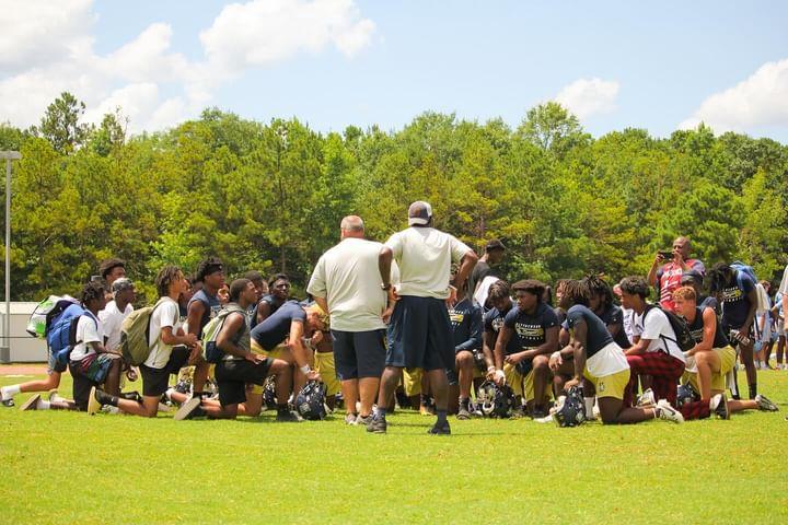 🚨🚨🚨🚨🐅🏈🏆🏆🐅🚨🚨🚨🚨
GREAT DAY TO BE A BENGAL!

Winners of the 2024 <a href="/Jbet26/">Justin bethel</a> Beating The Odds 7-on-7 Tournment❗️❗️❗️Great hard fought win against a tough opponent in <a href="/ACFloraFootball/">AC Flora Football</a>.

#BeGreat #WIN #1Team1Bengal #StripesEarned