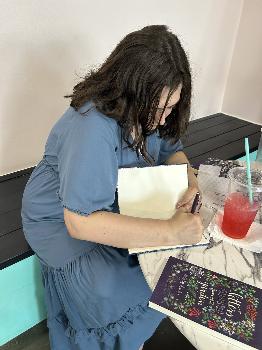 Samantha Jones (@thisismrsjonez) on Twitter photo Celebrating Mrs. Posey today at her book signing!! We have great people doing great things. <a href="/HueytownHS/">Hueytown High School</a> Celebrating Mrs. Posey today at her book signing!! We have great people doing great things. <a href="/HueytownHS/">Hueytown High School</a>
