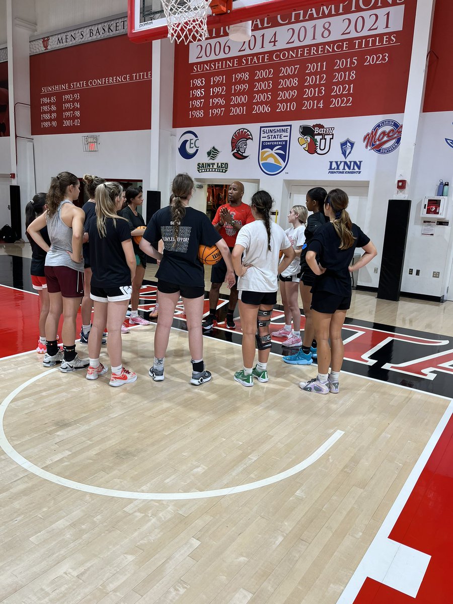 Tampa Women’s Basketball tweet media
