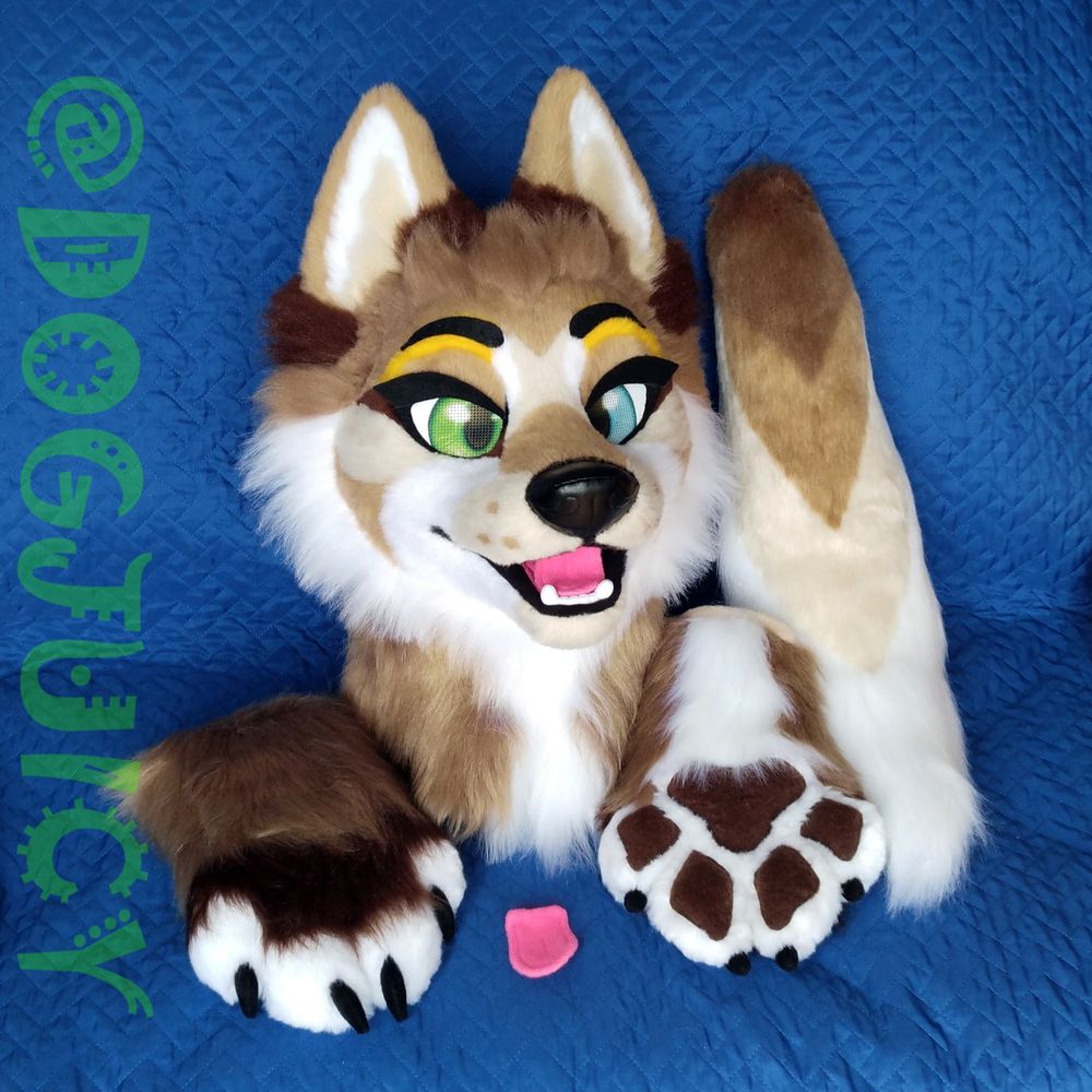 dog_juicy's tweet photo. 📢 New baby is listed on @TheDealersDen!
Bright and natural colors! So lovely!

Check the link to auction below 👇 😜

#furry #furryfandom #furryadopt #furrycharacter #fursuit #fursuitmaker #fursuitphoto #fursuitpartial #fursuiter  #dogjuicy  #fursuitforsale #furryart #furrydog https://t.co/h1UakHr0ud