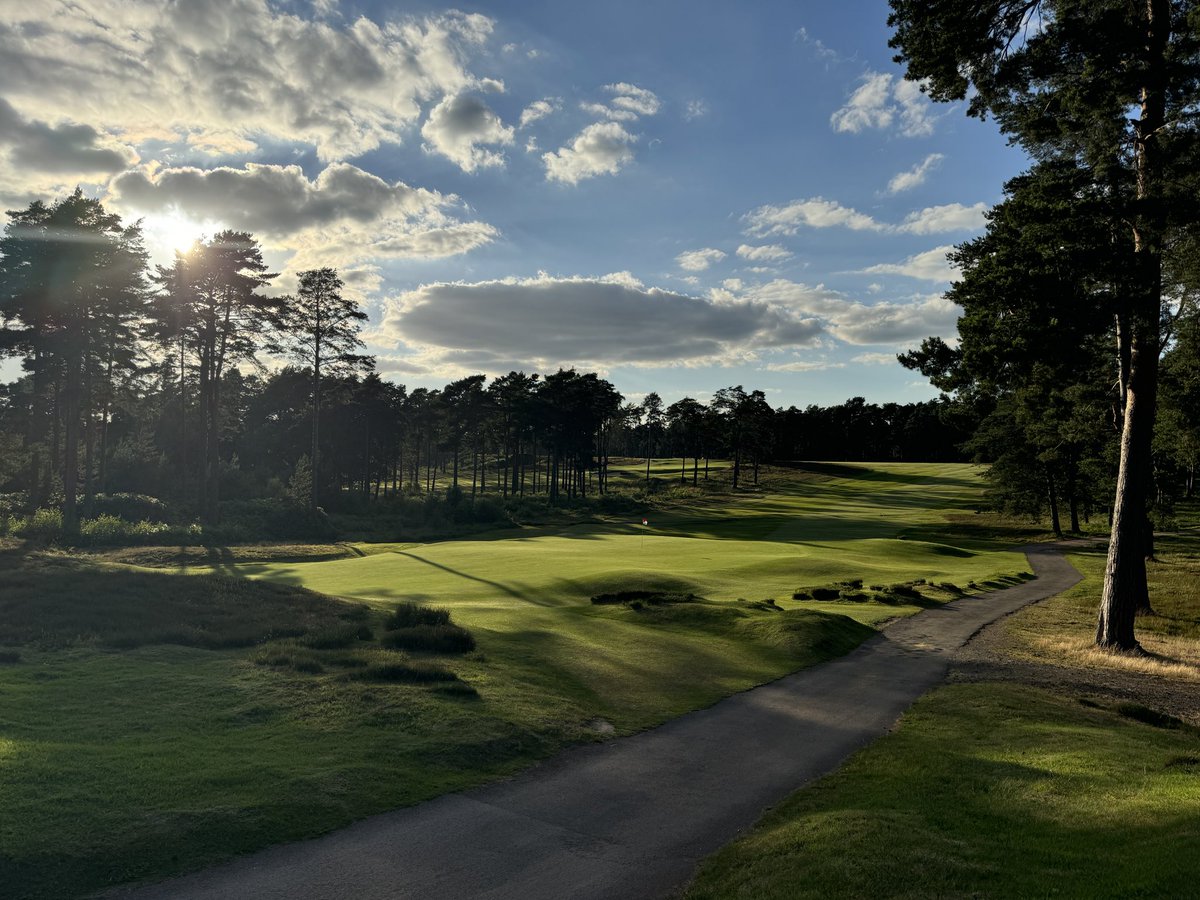 Superb afternoon on the Red Course 🔴 <a href="/TheBerkshireGC/">The Berkshire</a>  Magnificent!