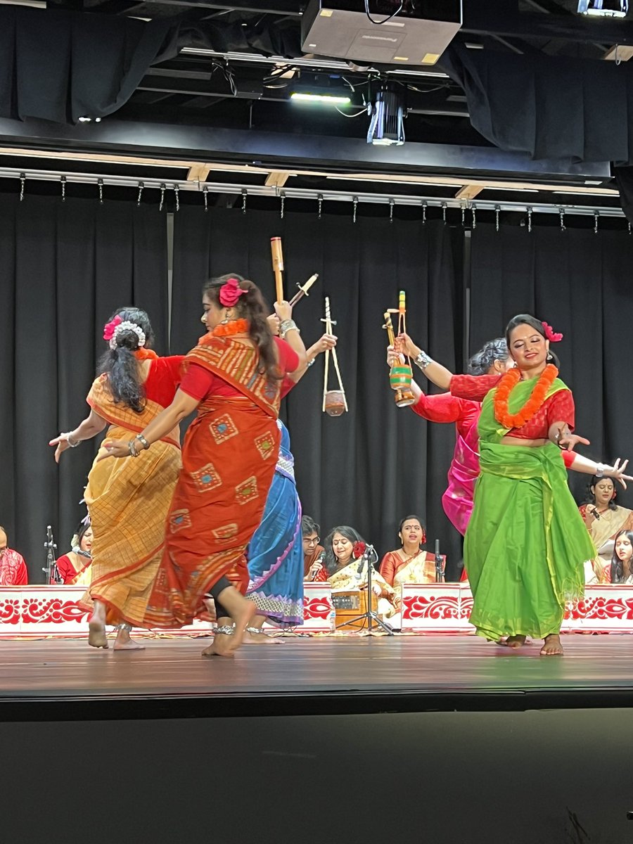 RepVenkat's tweet image. Veena and I were honored today to attend the Bengali Association of Pittsburgh Anandyashandhya (Evening of Joy) cultural celebration. I am truly privileged to represent the Bengali community in the North Hills as part of the vibrant cultural fabric of our region.