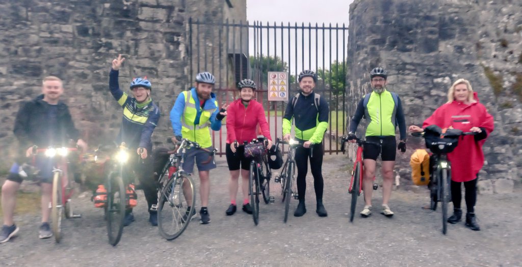 ....and we're off into the night from Athenry to Ennis!

#SolsticeCycle #GeábhAnGhrianstad