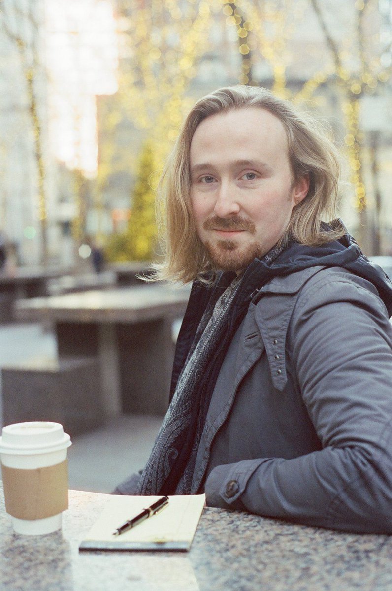 ChicagoQReview's tweet image. From "Hyponotus" by Sinclair Cabocel @SinclairCabocel, CQR #39: "The titanic southern mountain range looms over the horizon of the everlit polar desert, fascinating one particular penguin to no end." #literaryfiction #literature