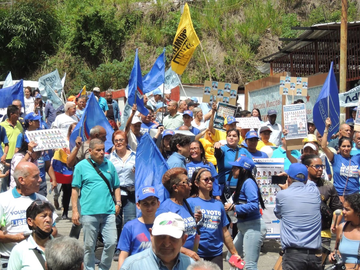 partidoUNT's tweet photo. Macarao, San José, San Pedro y San Juan dejaron claro el mensaje: #Caracas y #Venezuela quieren un cambio. 

En #Unidad seguimos movilizados y llamando a votar este #28Jul por el candidato de todos los venezolanos: @EdmundoGU. https://t.co/P1oy1ESO4z