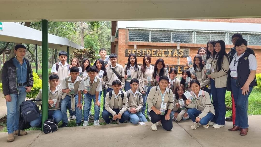 RAMColegio's tweet photo. VISITA A LA ESCUELA NACIONAL CENTRAL DE AGRICULTURA 
- ENCA -

El jueves 13 de junio nuestros alumnos del nivel medio, ciclo básico, estuvieron visitando las instalaciones de la Escuela Nacional Central de Agricultura.
#ENCA  
#TerceroBásicoRam https://t.co/lcLXLyLPLL