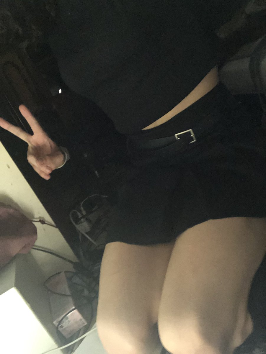 DianeKujo's tweet image. Coucou abonne toi like et rt ce tweet et je te follow (comme ça on sera mûris)
#outfit #lgbt #lgbtqia #trans