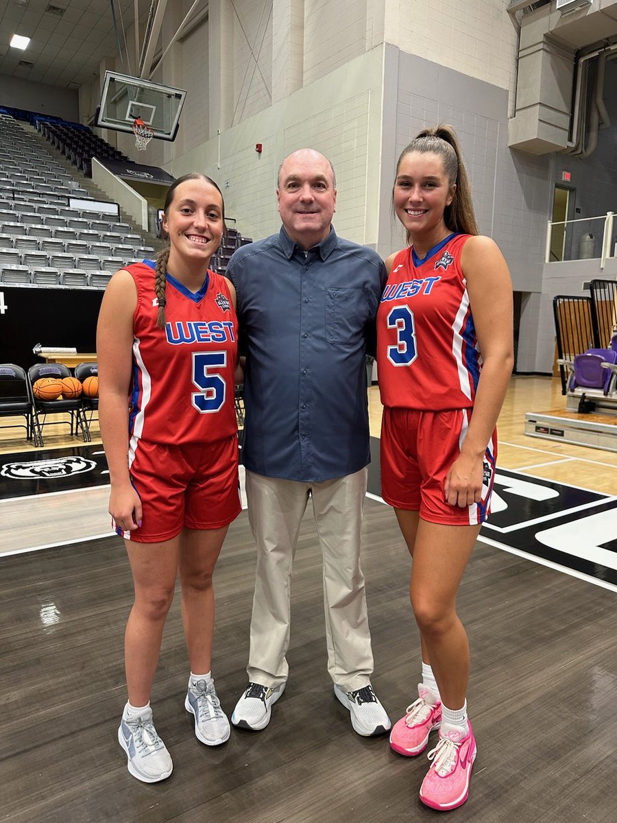 And just like that…..the Era ended. What a great ride it was. ⁦<a href="/BrooklynWoolsey/">brooklyn woolsey</a>⁩ ⁦<a href="/annatrusty2/">Anna Trusty</a>⁩ ⁦<a href="/GWDAthletics/">Greenwood Bulldogs</a>⁩ ⁦<a href="/ArkActAssn/">Arkansas Activities Association</a>⁩