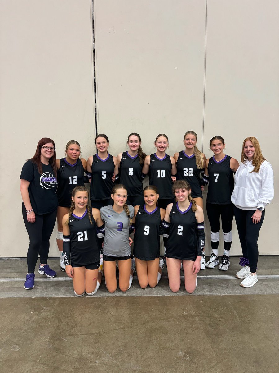 circlecityvbc's tweet image. 13 Purple is off to a hot start at the 2024 USAV Girls Junior National Championships 🔥 They are 5-0 over the first 2 days of play and will hopefully continue that trend as they fight for their spot in Gold on day 4! Let’s keep it rolling ladies 🤩 #CircleCityElite…