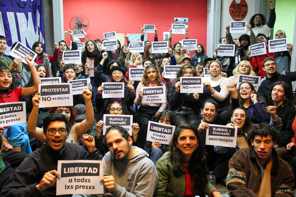 Cele_Fierro's tweet photo. Hoy, primero encuentro de la Posta antirrepresiva 🔥 https://t.co/LcypnMrJd9