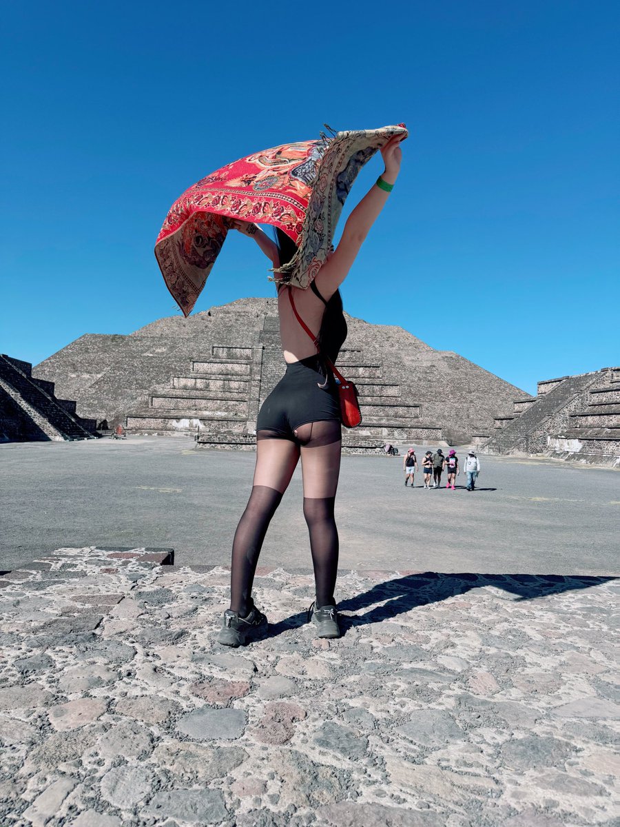 Mostrando en Teotihuacán uwu