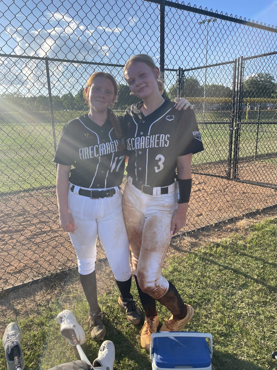 Went 1-1 for the day and ended strong with a shutout by #3 Kendra Nichols and #17 Kylie McGrogan <a href="/KMMcGrogan2026/">Kylie McGrogan</a>. Looking forward to bracket play tomorrow 🧨🥎❤️💛 #PHILstrong