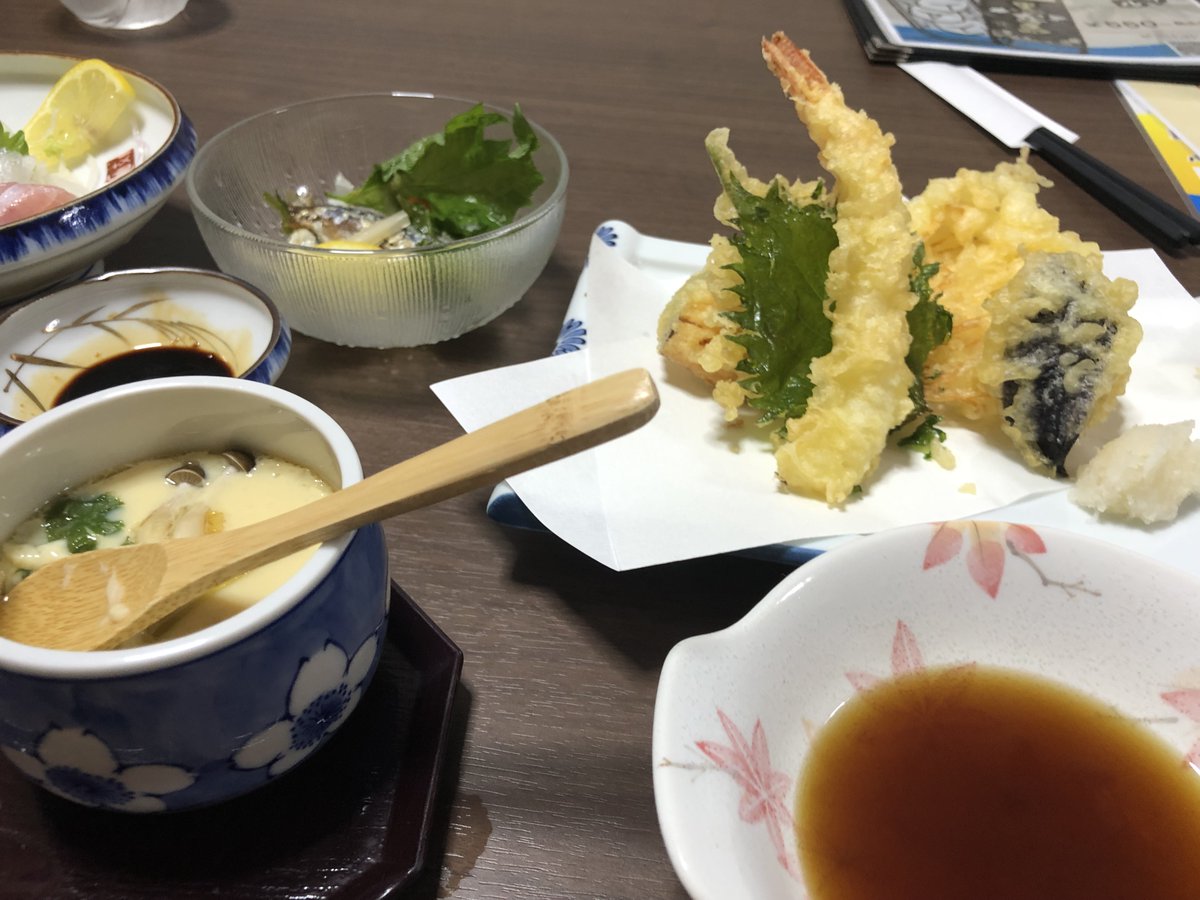 SlowBaseOnomich's tweet photo. 和食ダイニング宮崎で夕飯を お刺身もてんぷらもおいしいです 生ビール～たまらんです  #和食ダイニング宮崎 https://t.co/sf1dkLBDFk