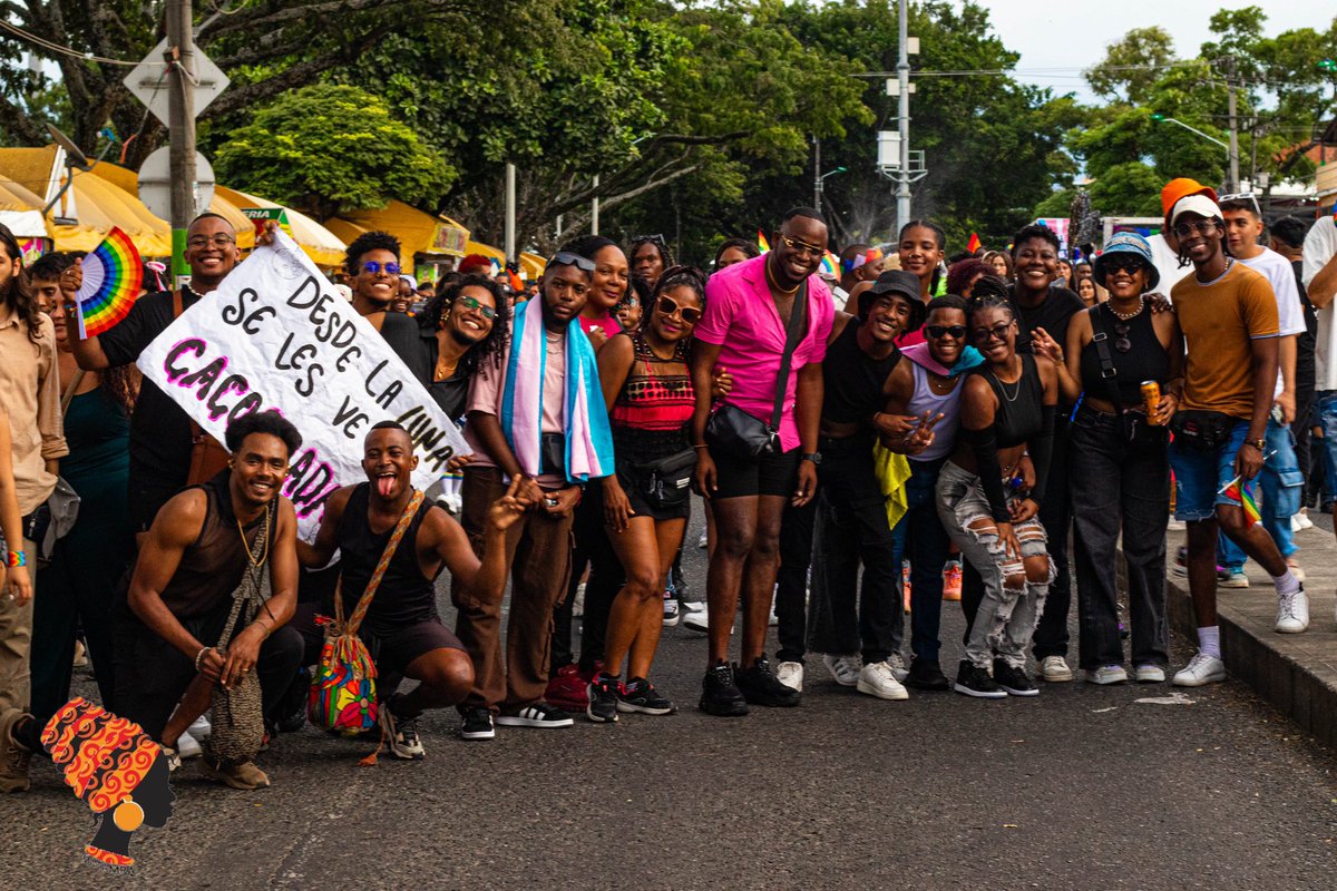 MatambaRevista's tweet photo. ¡Recordamos con mucha felicidad la marcha del Orgullo en Cali!🌈

✨ Este año es aún más especial con la presencia del primer Bloque Negro Marica, una juntanza diversa y disidente. En la lucha por la visibilidad y los derechos de la comunidad LGTBIQ+ negra🏳️‍🌈🏳️‍⚧️
#bloquenegromarica https://t.co/7k9ZVjWaSN