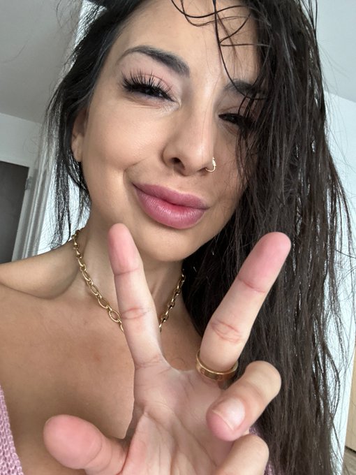 ✌️ https://t.co/Jt1GYQLXIQ https://t.co/dasoiR9RQx