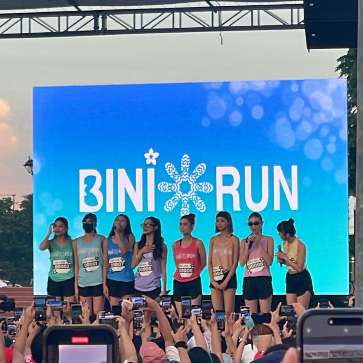 brwinfsc's tweet photo. When your Running Era 🏃🏻 met your FanBoy Era 🌸 😅 #Bini #BiniRun

PS. Thank you bloom kuya # 3580 for offering to take a photo of me 😅 https://t.co/e47VUydzi5