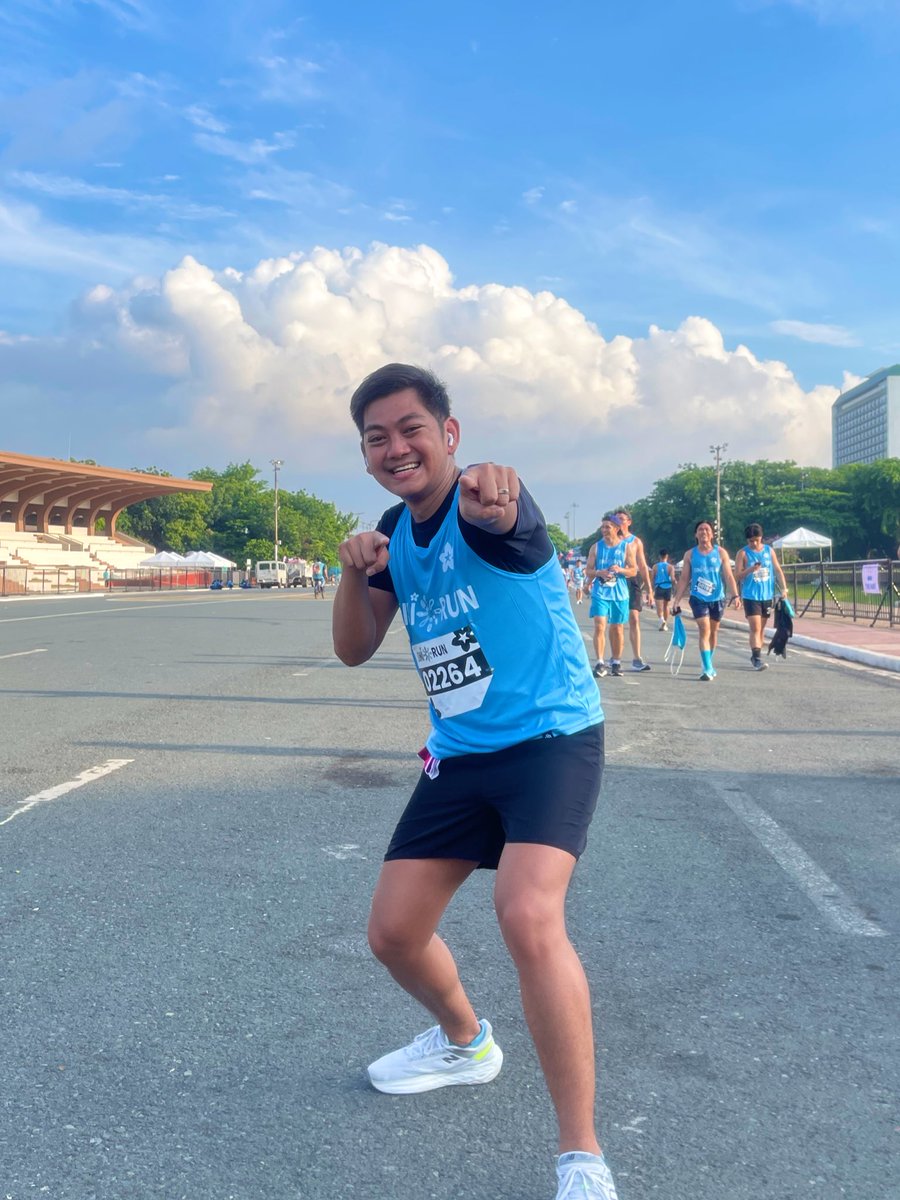 brwinfsc's tweet photo. When your Running Era 🏃🏻 met your FanBoy Era 🌸 😅 #Bini #BiniRun

PS. Thank you bloom kuya # 3580 for offering to take a photo of me 😅 https://t.co/e47VUydzi5