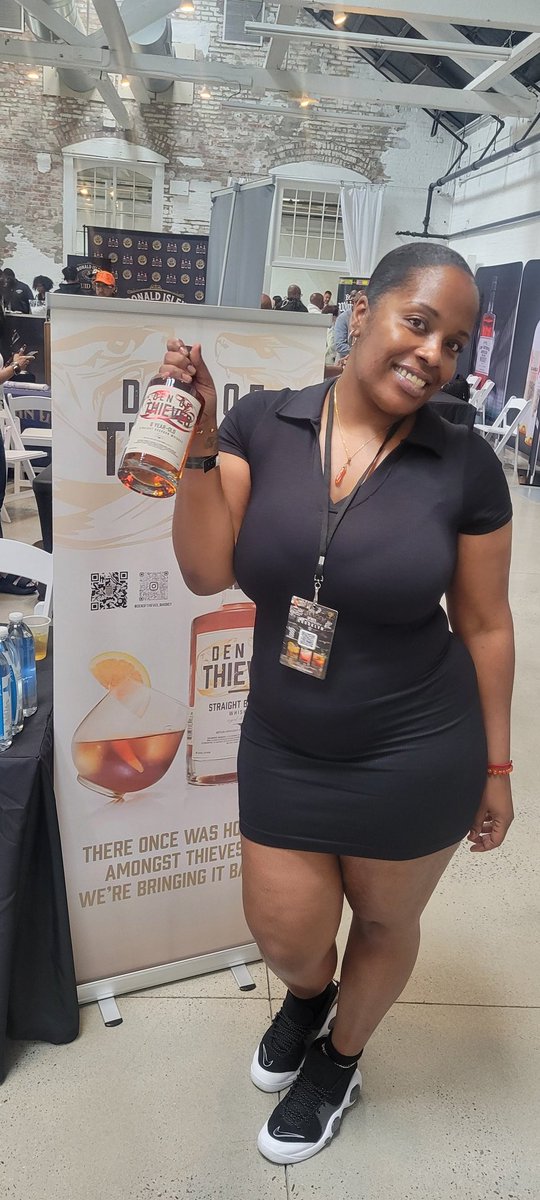 DominiqueA_C's tweet image. This is my whiskey brand, Den of Thieves Whiskey. Try it and tell me what you think 😘🥃