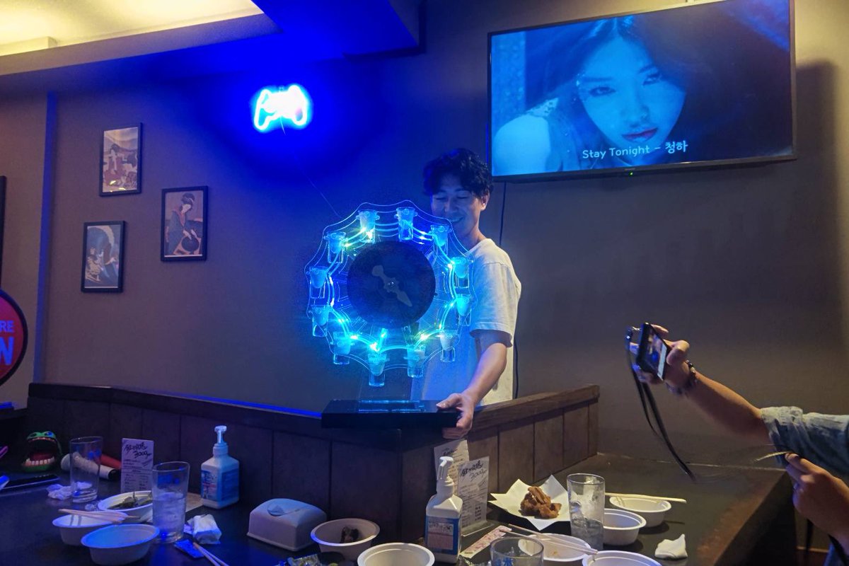 10人以上のオフ会は約1年ぶり！？
皆さんホント良い方でやっぱりリアルで会って話すのは楽しいです😆
今回オフ会には参加されていないのですが、
2ヶ月前から元素騎士に沼っているご新規様から匿名でオフ会参加者達へさくらんぼを送って頂きました😭
凄いぞ元素騎士！ホント皆様感謝です🙇‍♂️
#元素騎士